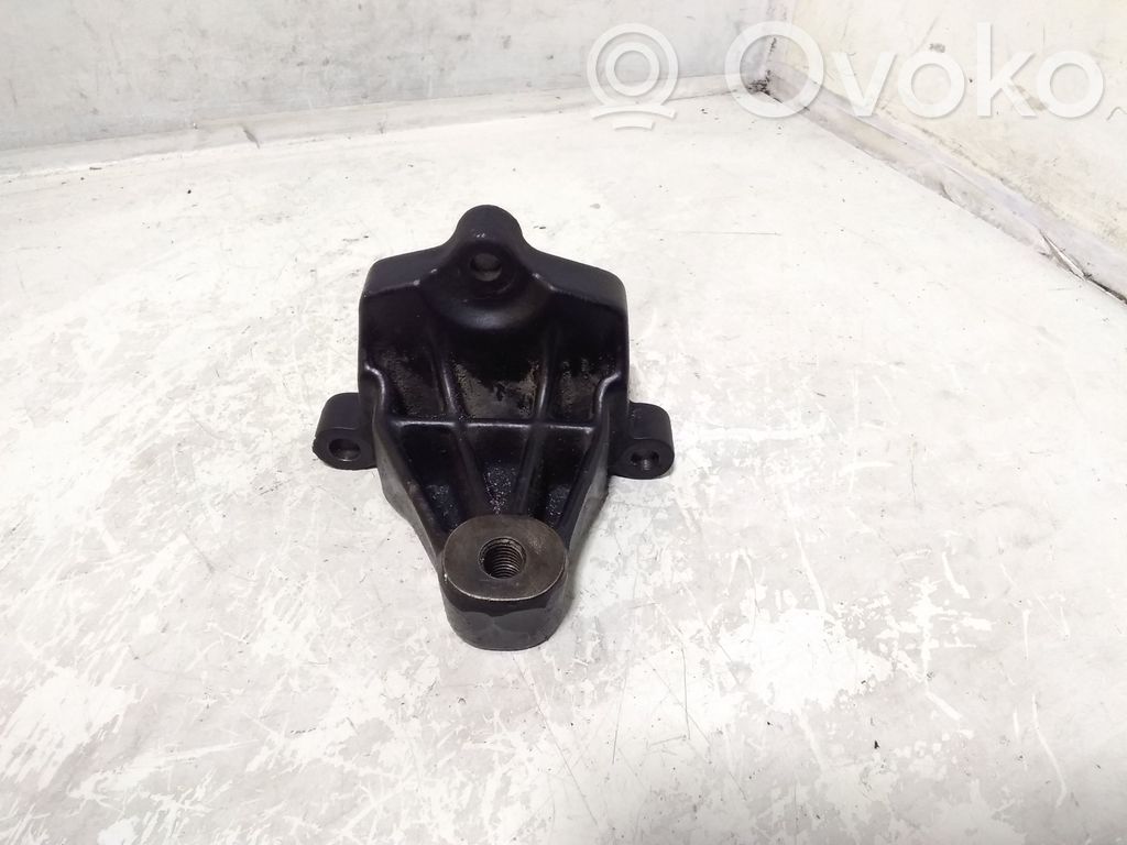 Nissan Primastar Engine mounting bracket 