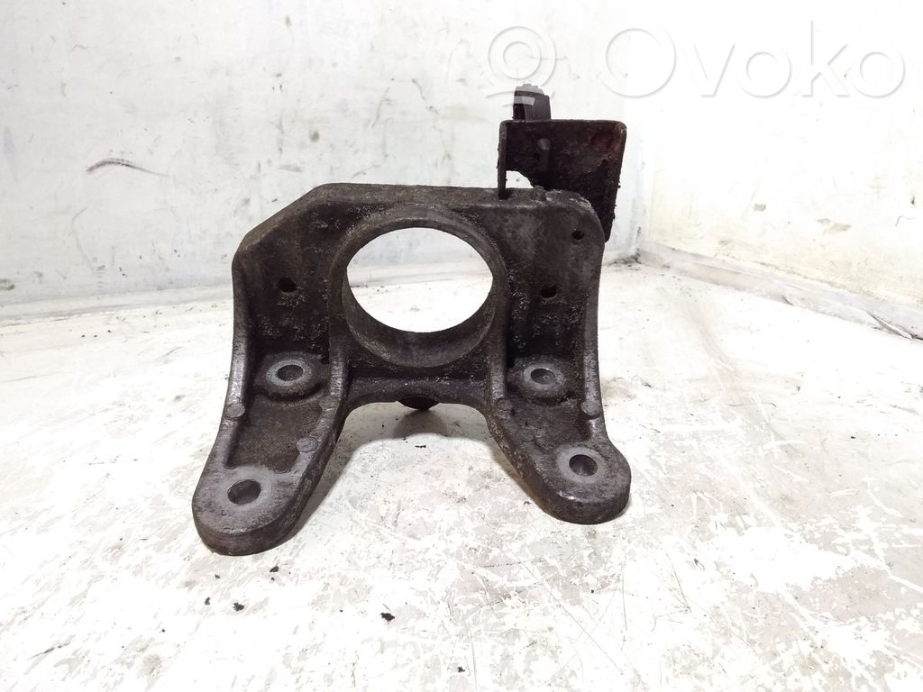 Nissan Primastar Gearbox mounting bracket 