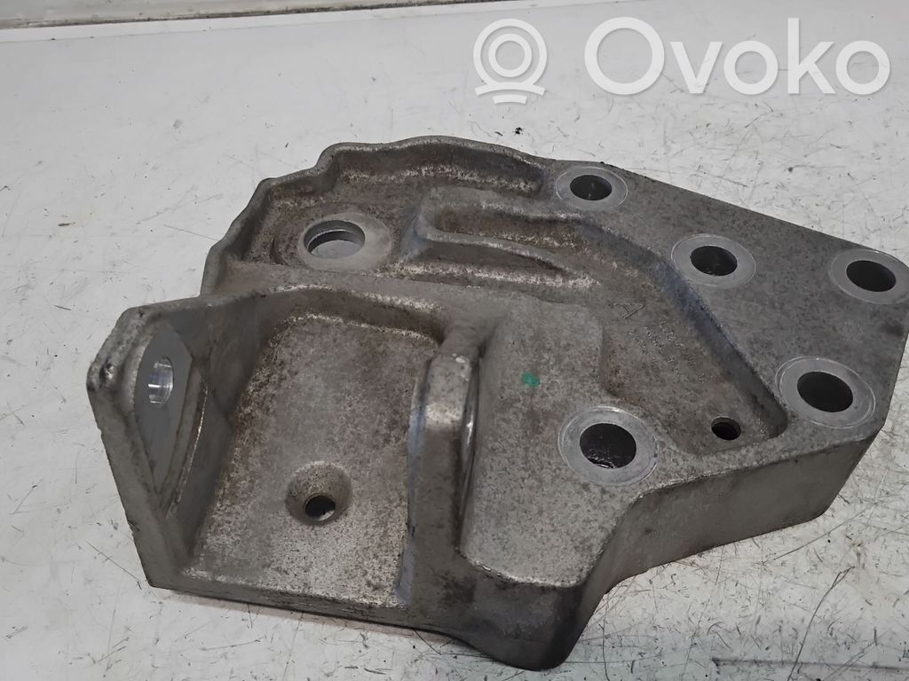 Land Rover Range Rover Evoque L538 Engine mounting bracket 