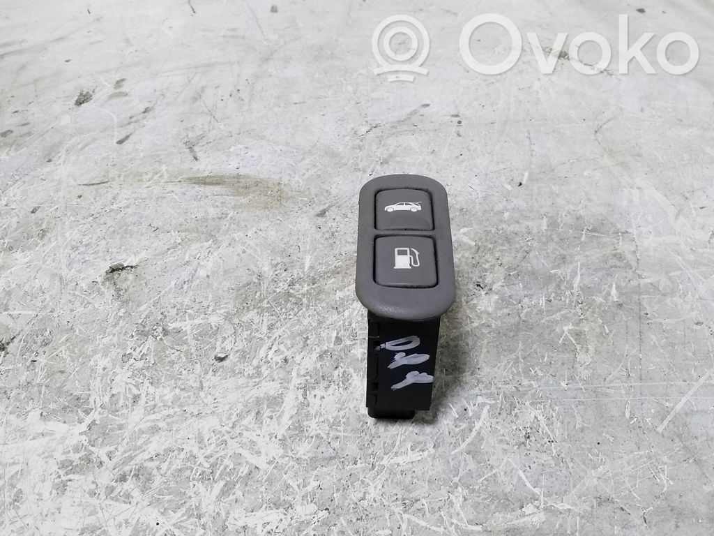 KIA Sorento Fuel tank opening switch 