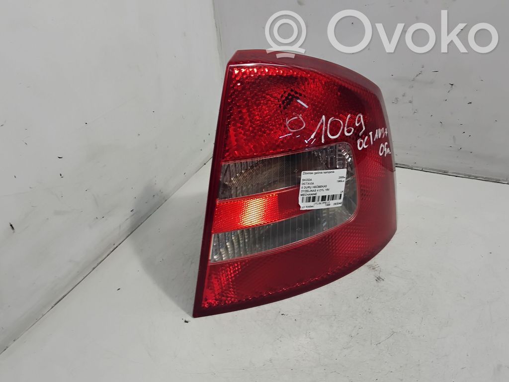 Skoda Octavia Mk2 (1Z) Lampă spate în caroserie