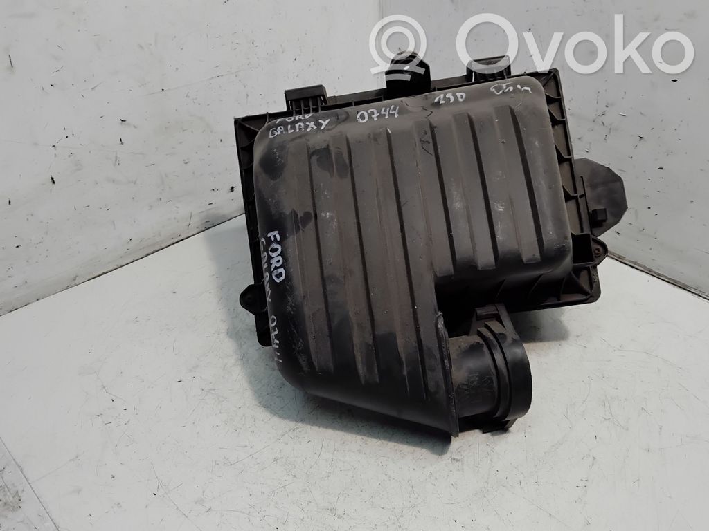 Ford Galaxy Air filter box 