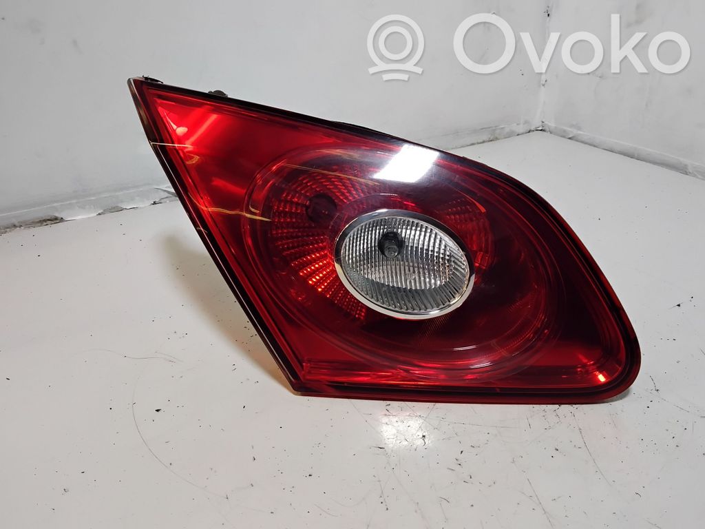 Volkswagen PASSAT CC Lampă spate în capacul portbagajului 