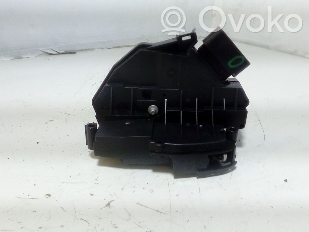 Ford C-MAX II Priekšpusē slēdzene 