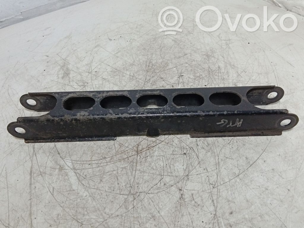 BMW 1 E81 E87 Cits aizmugures šasijas elements 