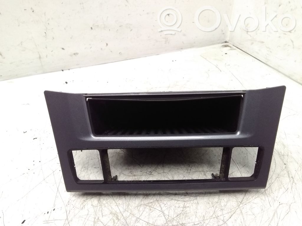 BMW 5 E60 E61 Daiktadėžė centrinės konsolės 