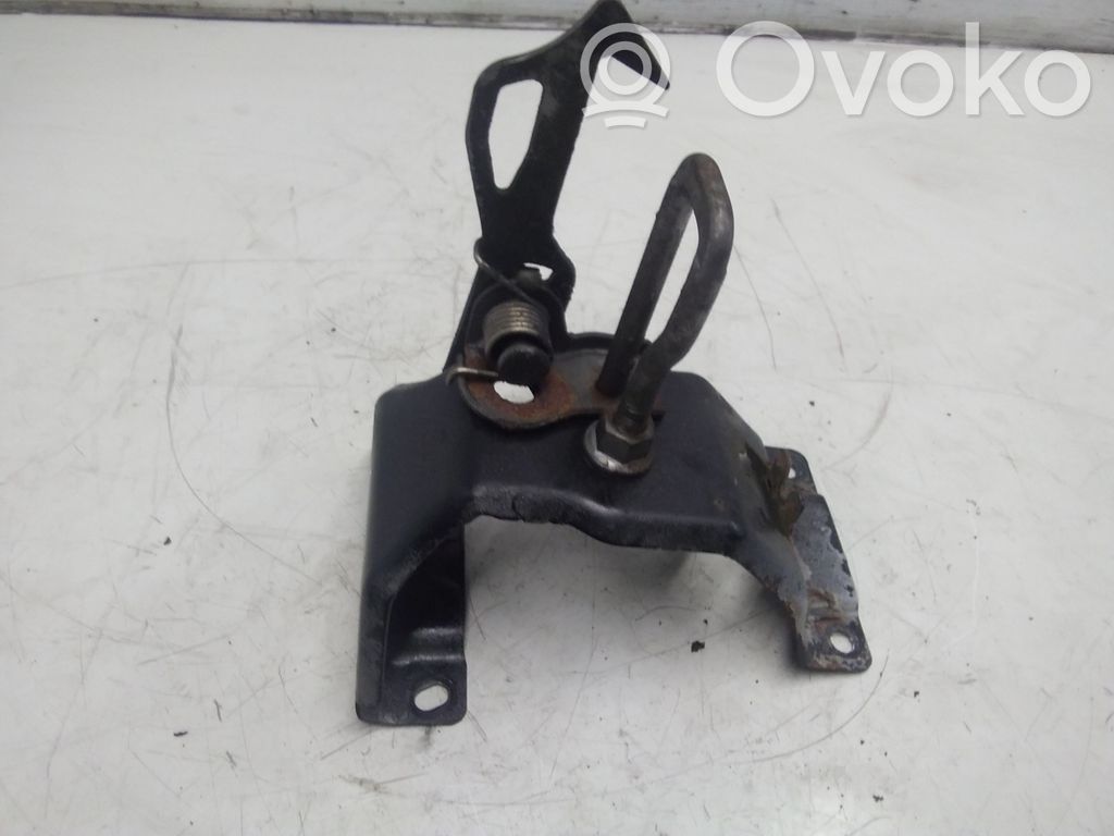 BMW X5 E70 Dzinēja pārsega slēdzenes cilpa 