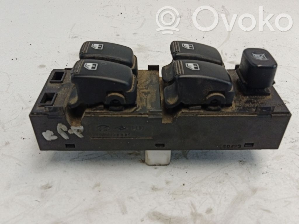 KIA Carens I Electric window control switch 