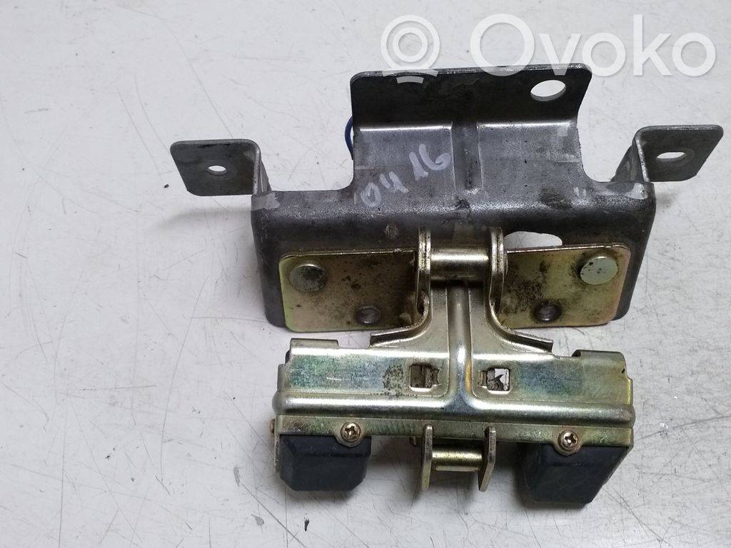 Tailgate window lock/catch/latch