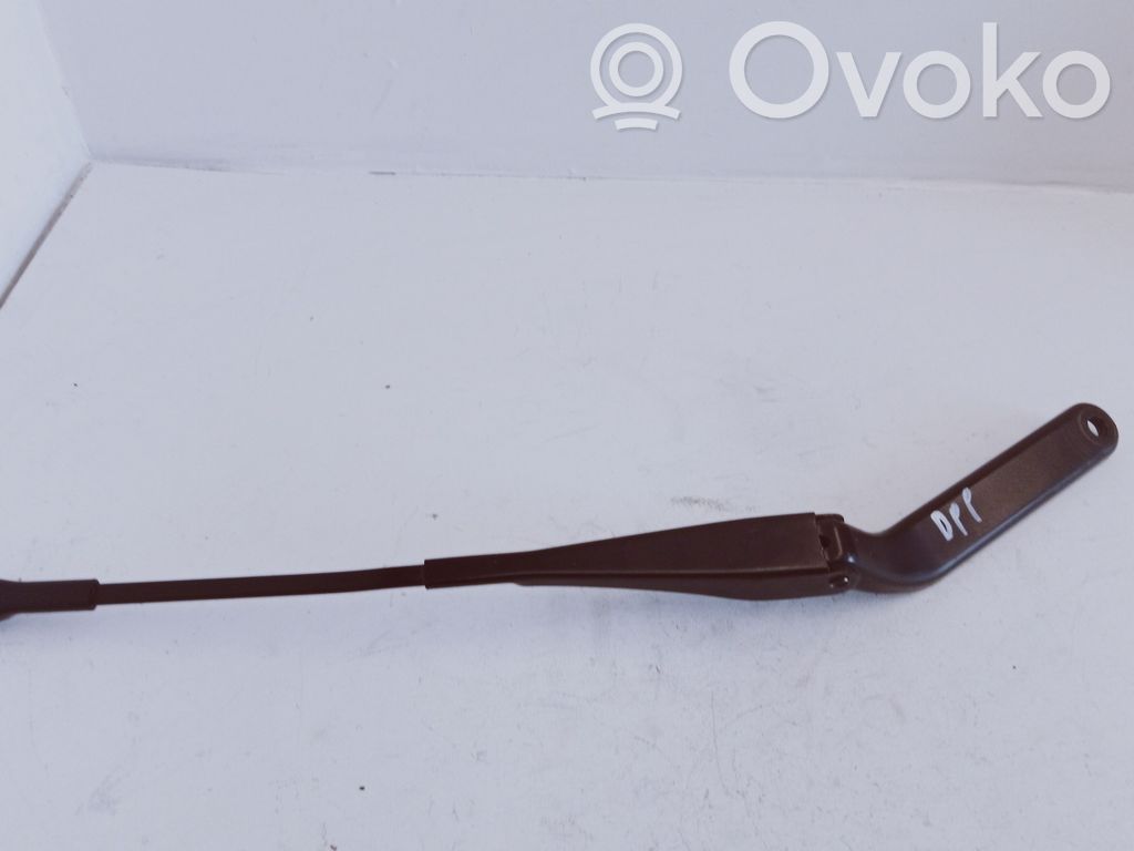 BMW 1 E82 E88 Priekšējā loga tīrītāja kājiņa 
