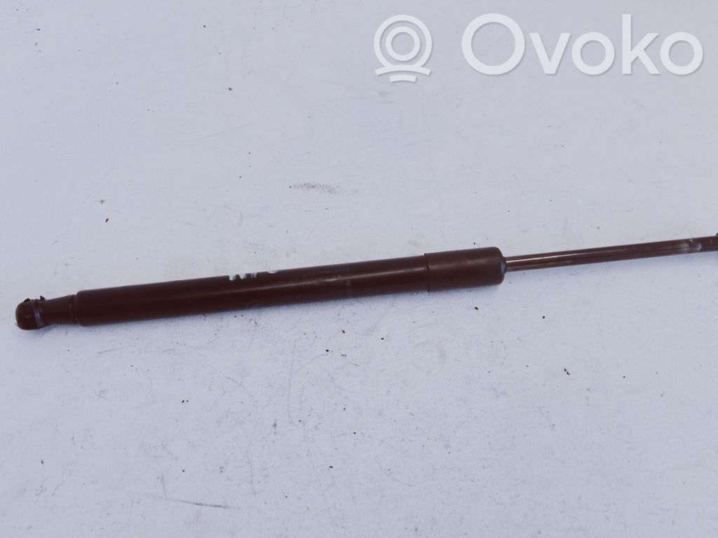 BMW 1 E82 E88 Tailgate/trunk strut/damper 