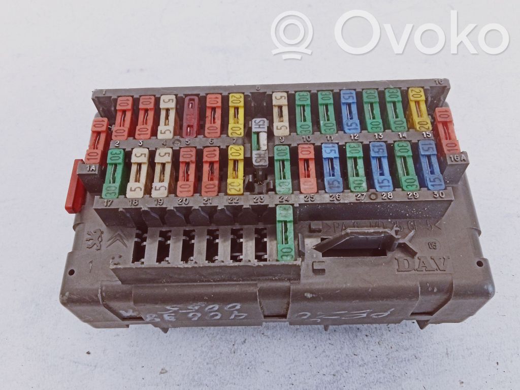 Peugeot 406 Módulo de fusible 