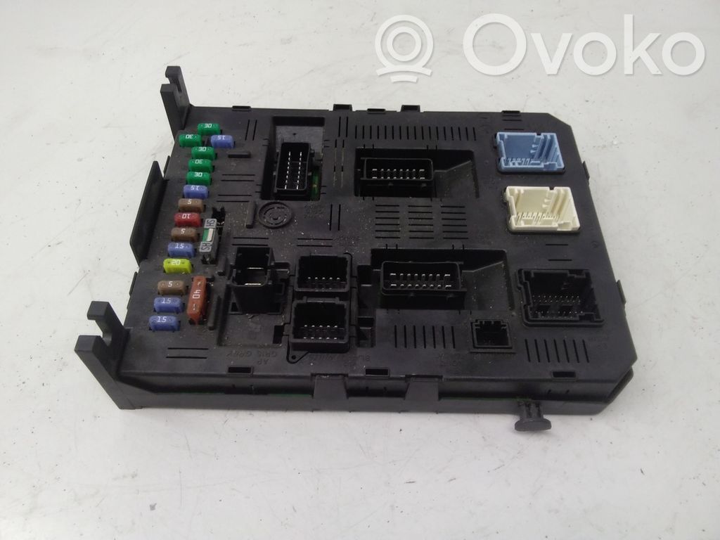 Citroen C4 I Fuse module 