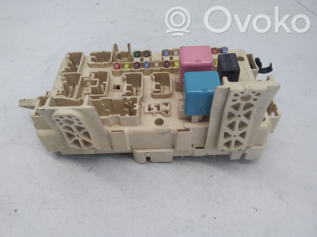 Toyota Avensis T250 Modul siguranțe 