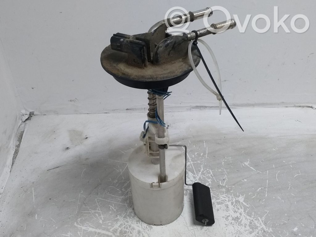 Pompă combustibil în rezervor