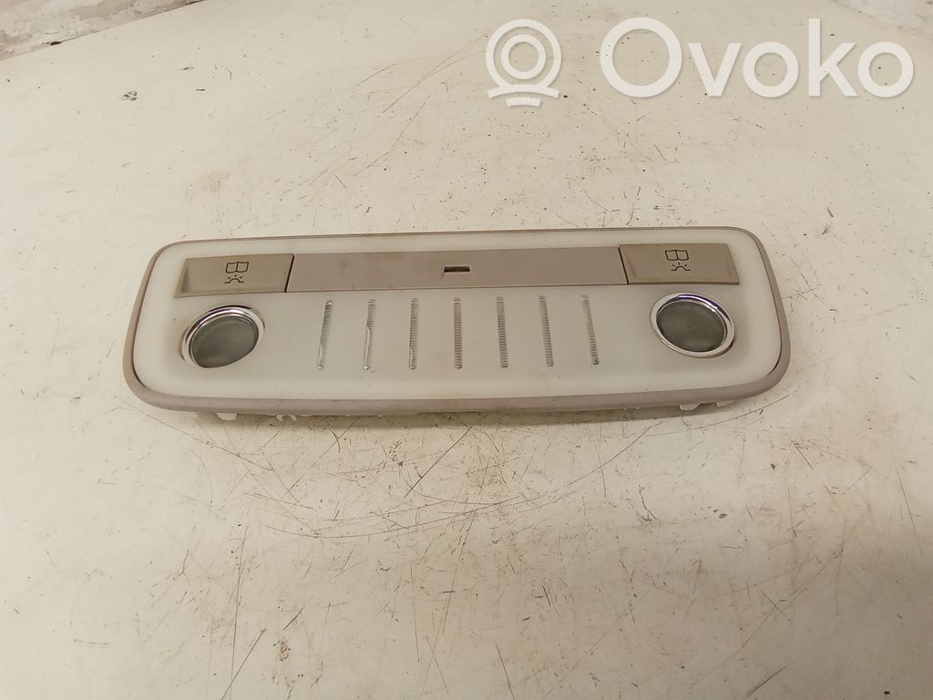 Luz del asiento trasero