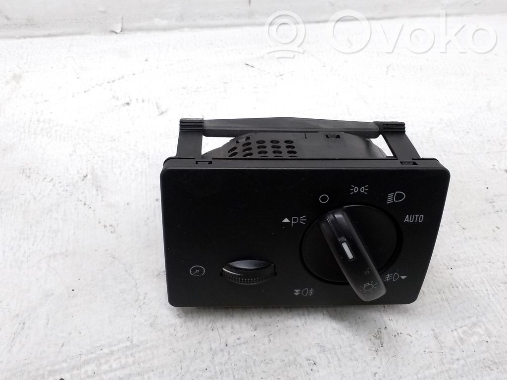 Ford Kuga I Light switch 