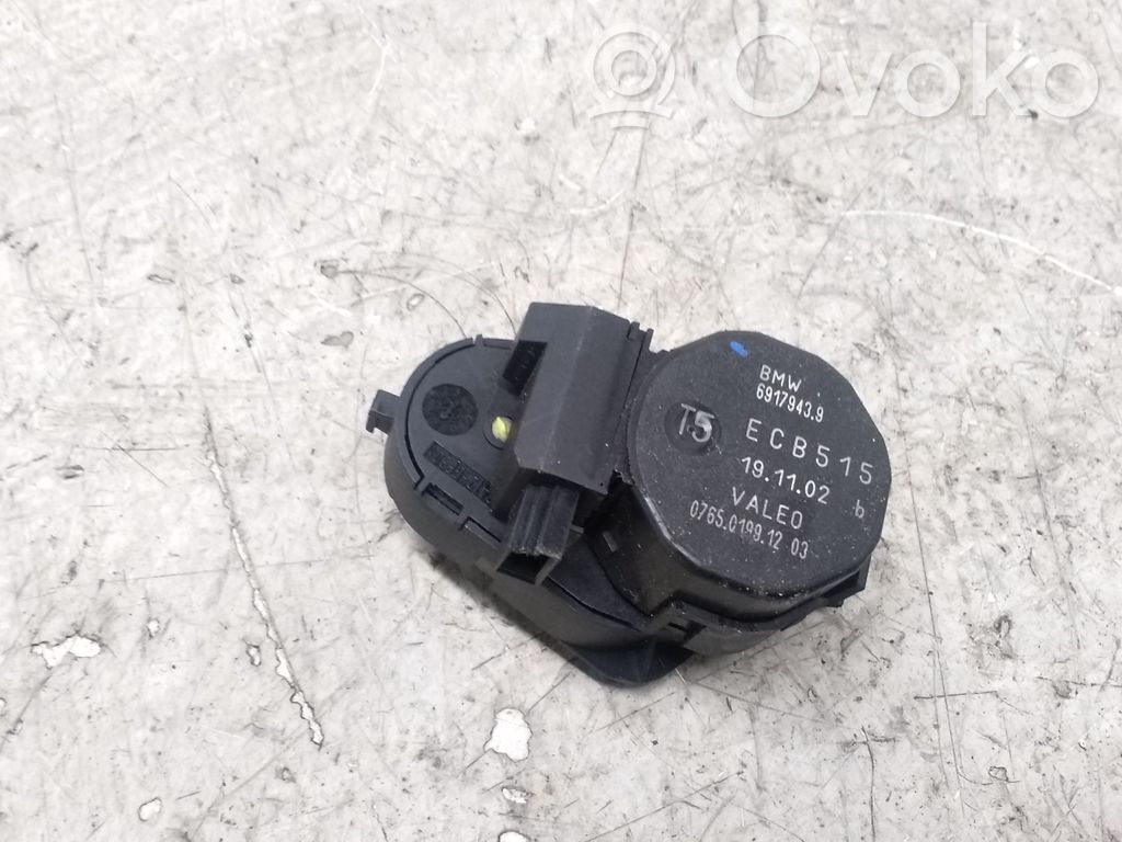 BMW 5 E39 Tuloilmaventtiilin käyttömoottori 