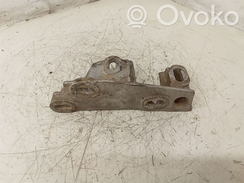 Ford Galaxy Engine mounting bracket 