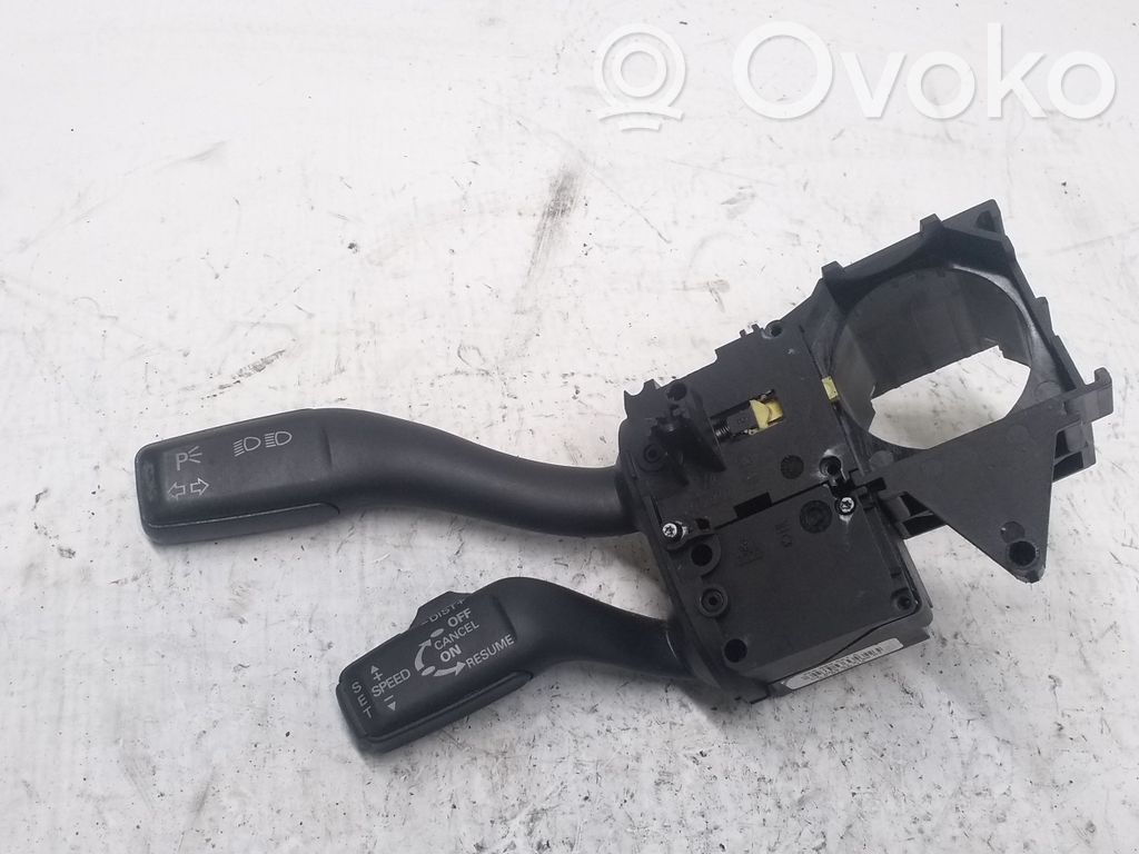 Audi Q7 4L Posūkių/ šviesų rankenėlė 