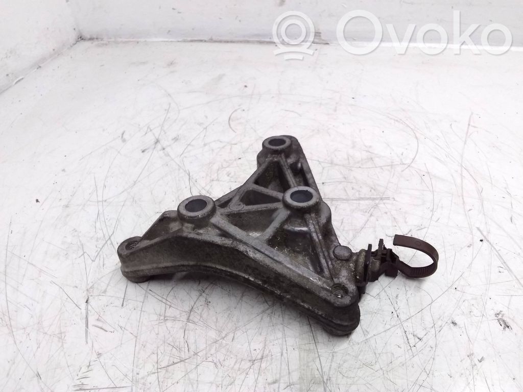 Honda Civic A/C compressor mount bracket 