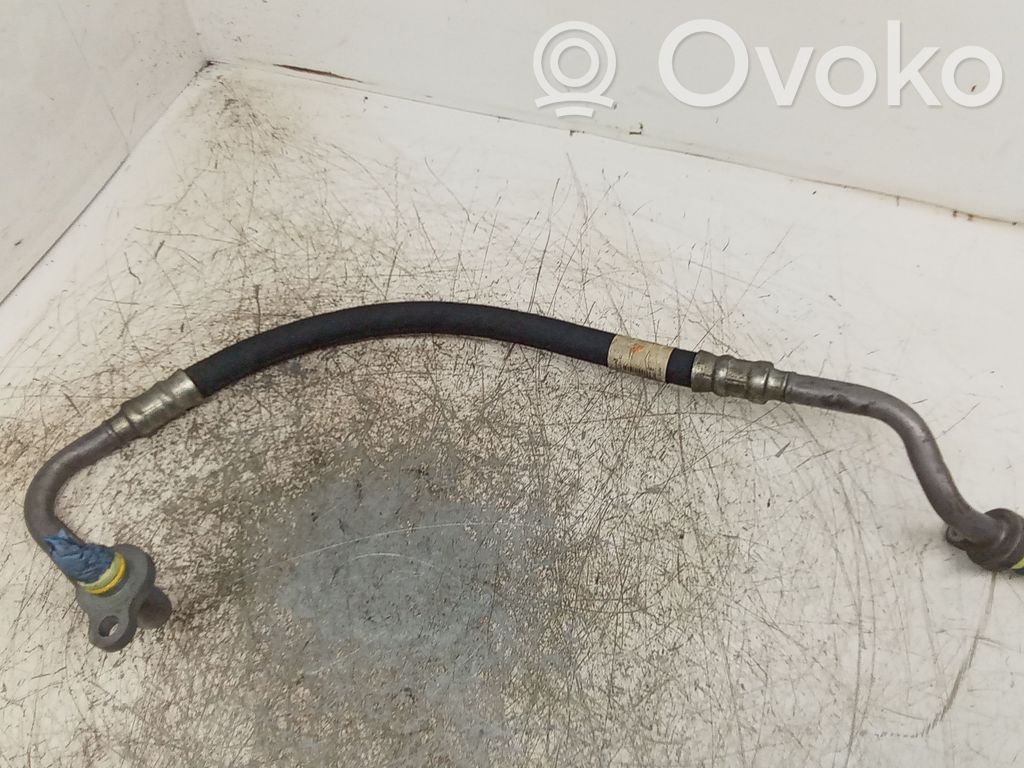 Ilmastointilaitteen putki (A/C)   31250476