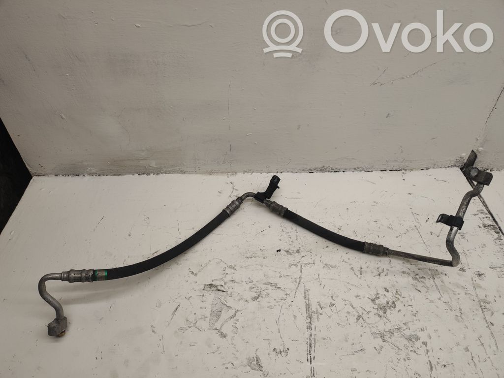 BMW 3 E90 E91 Ilmastointilaitteen putki (A/C) 