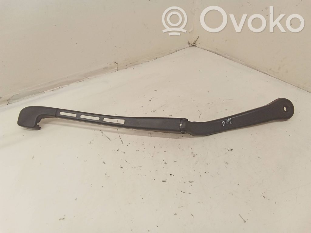 BMW 3 E90 E91 Front wiper blade arm 