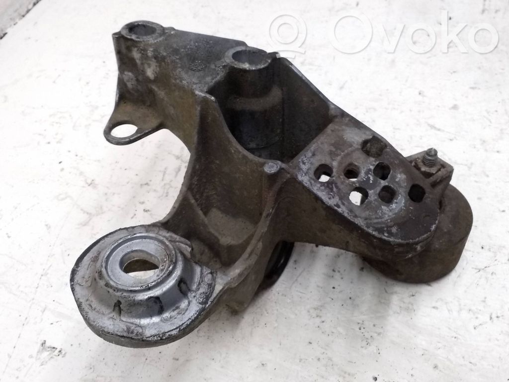 Audi A4 S4 B6 8E 8H Engine mounting bracket 