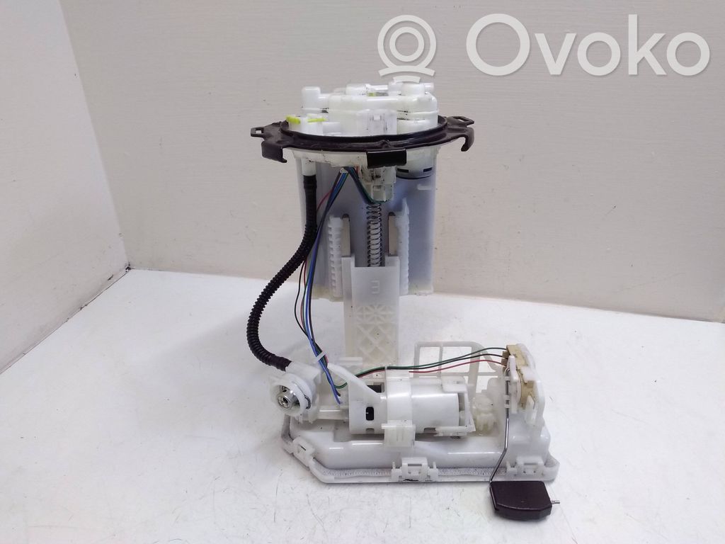 Toyota Prius (XW50) Bomba interna de combustible