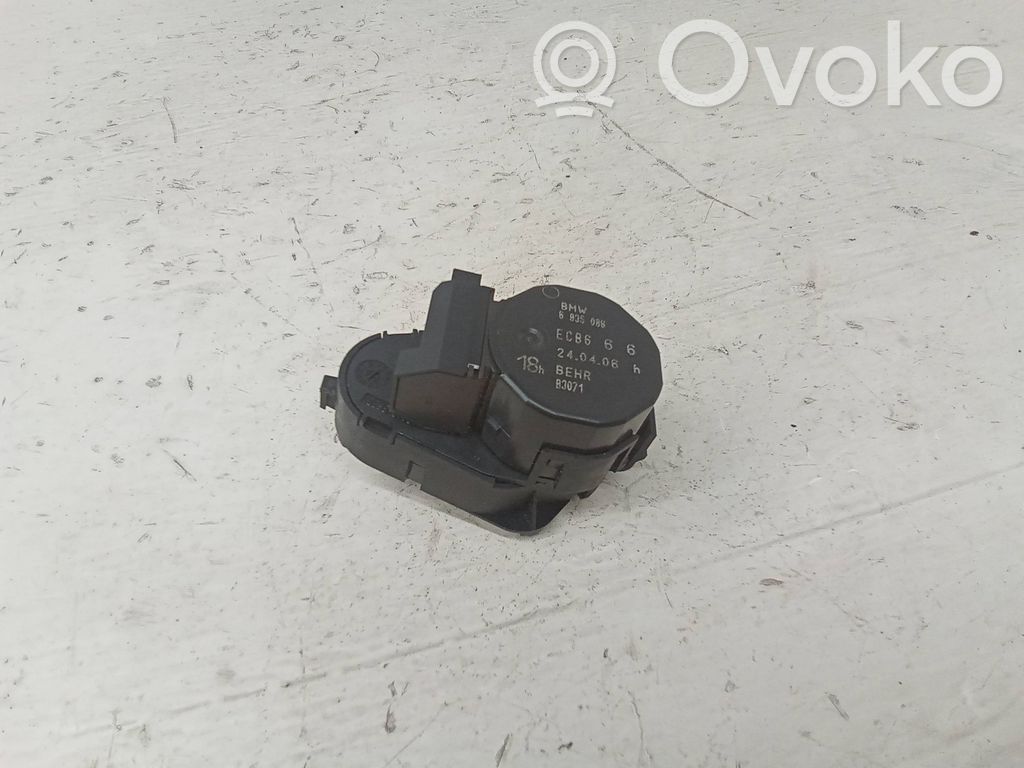 BMW 7 E65 E66 Oro sklendės varikliukas 