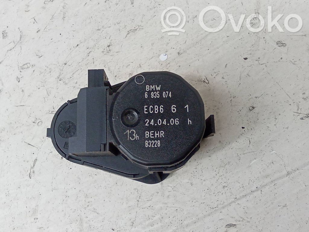 BMW 7 E65 E66 Oro sklendės varikliukas 