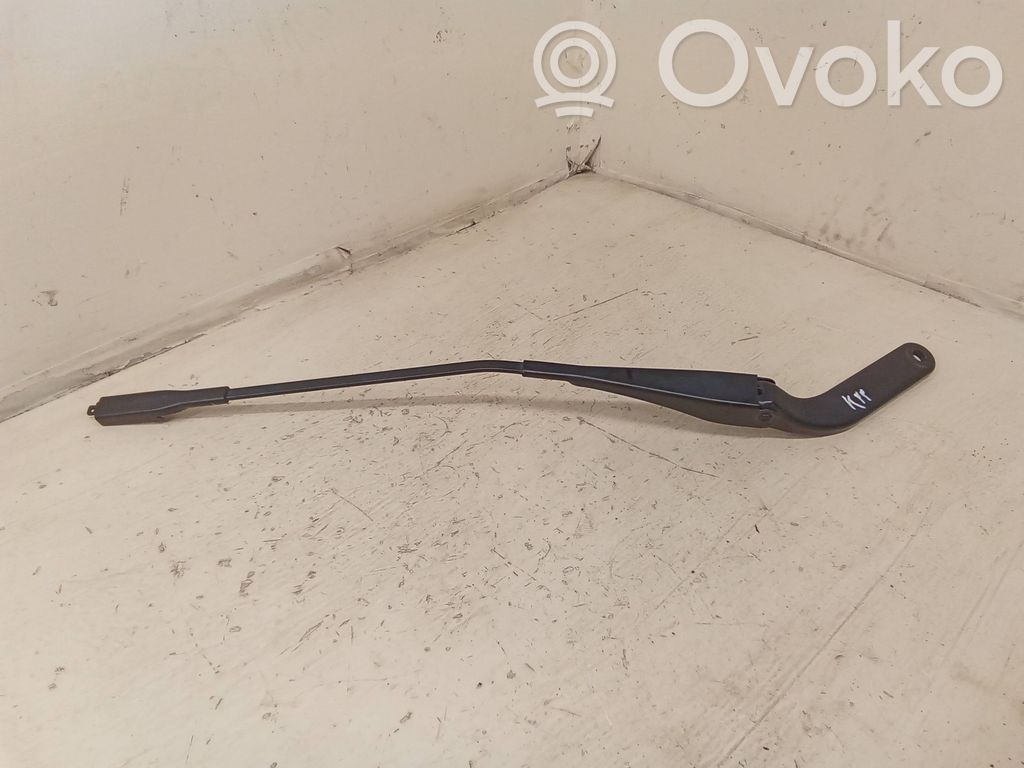BMW 1 E82 E88 Priekšējā loga tīrītāja kājiņa 