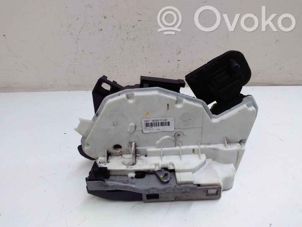 Volkswagen Sharan Etuoven lukko 