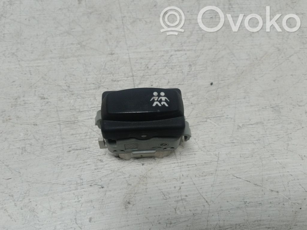 Renault Espace -  Grand espace IV Lasten turvakytkin 
