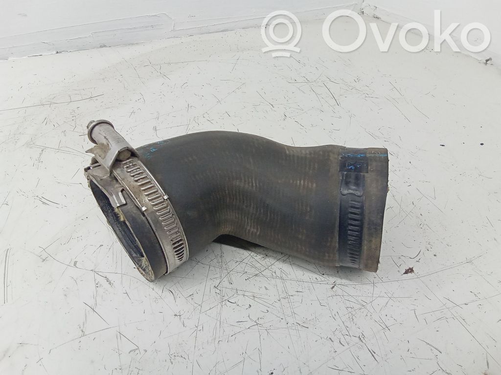 Volkswagen Caddy Furtun/conductă intercooler 