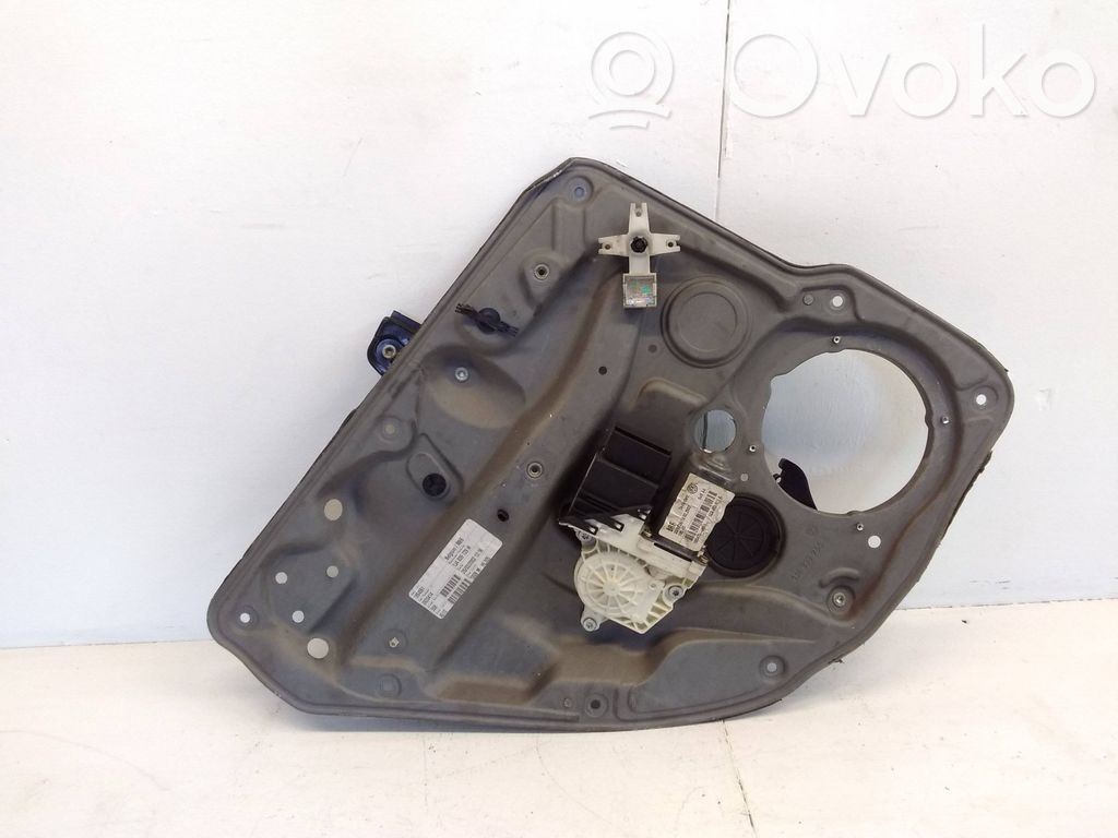 Volkswagen Golf IV Regulador de puerta trasera con motor 