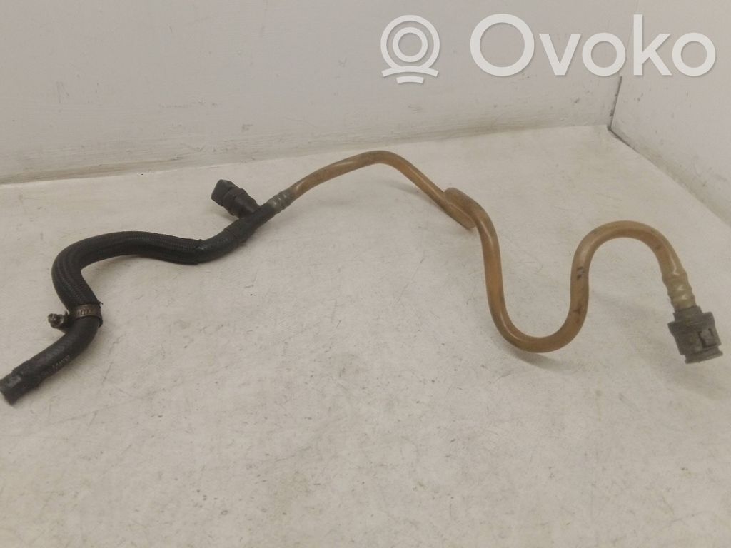BMW 5 E60 E61 Fuel line pipe 