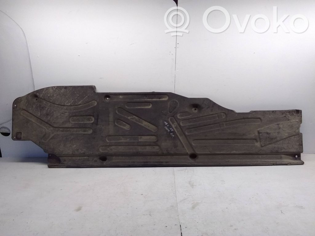 Mercedes-Benz C W203 Osłona boczna podwozia 