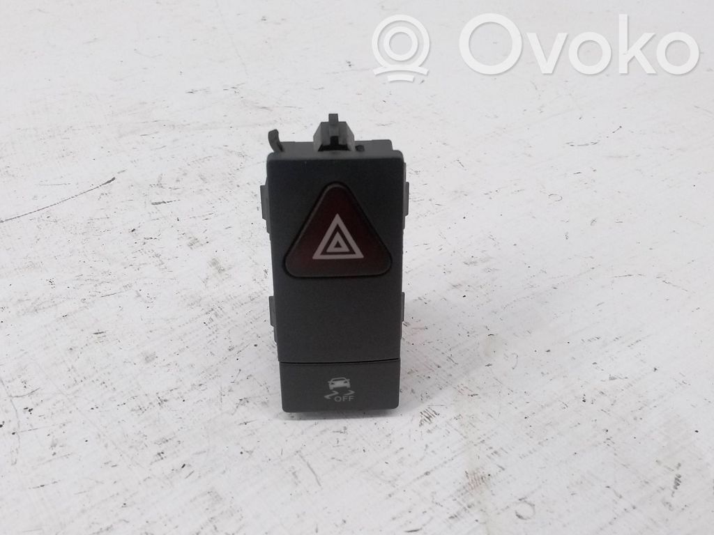 Mercedes-Benz E W212 Hazard light switch 
