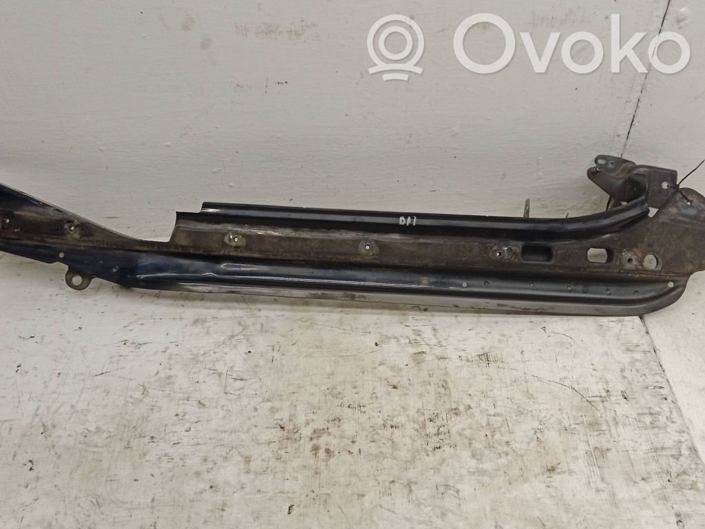 Volkswagen Touareg I Bridă fixare aripă față 