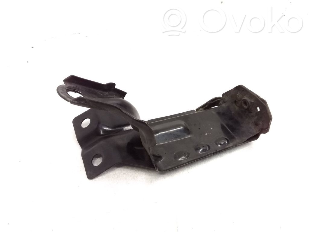 Volvo XC60 Radiator mount bracket 