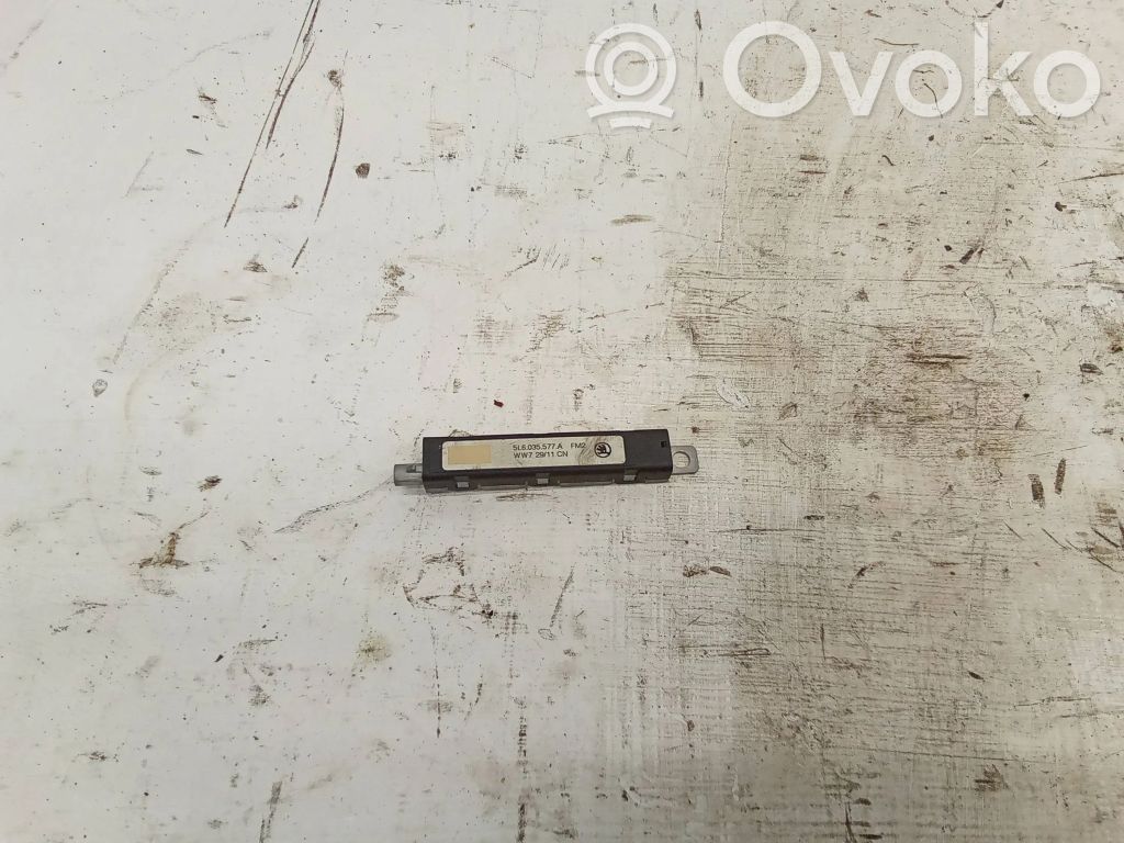 Skoda Yeti (5L) Aerial antenna amplifier 