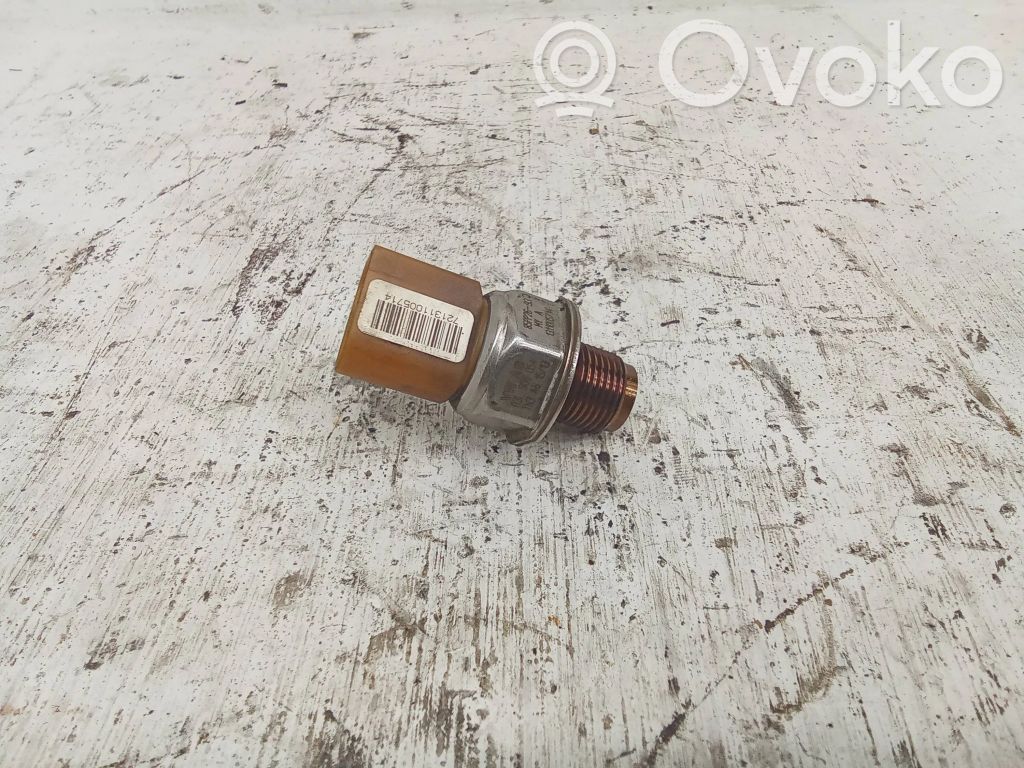 Volkswagen Caddy Czujnik ciśnienia paliwa 