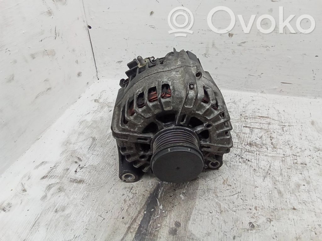 BMW 3 F30 F35 F31 Ģenerators 