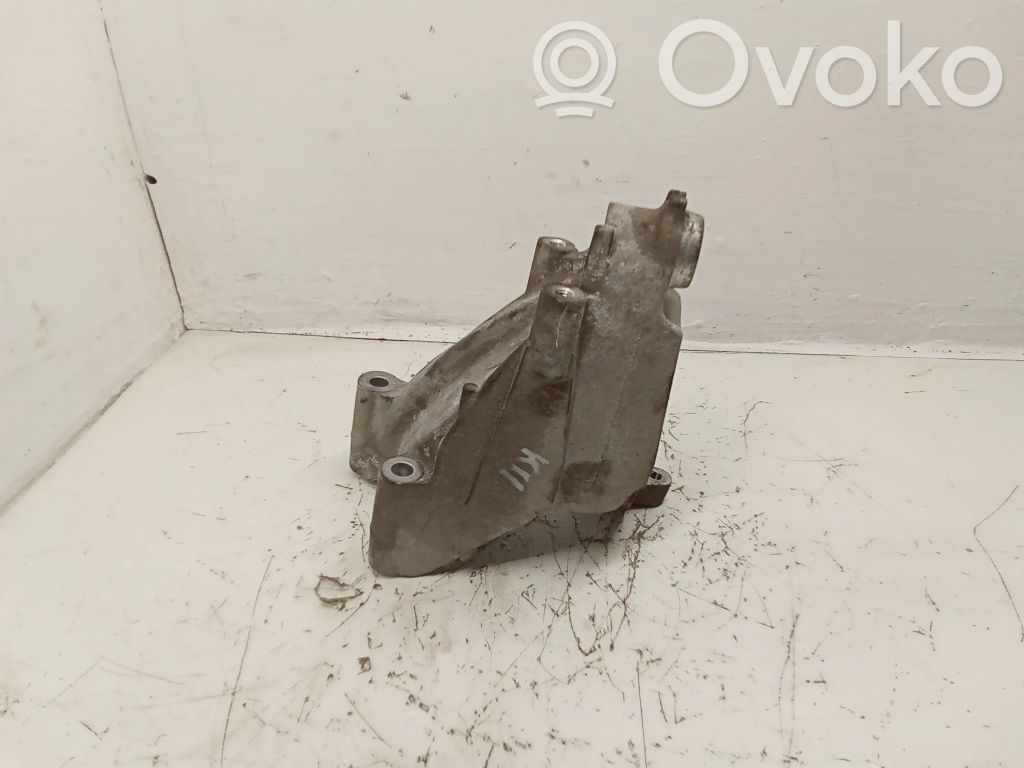 Volkswagen Crafter Engine mounting bracket 
