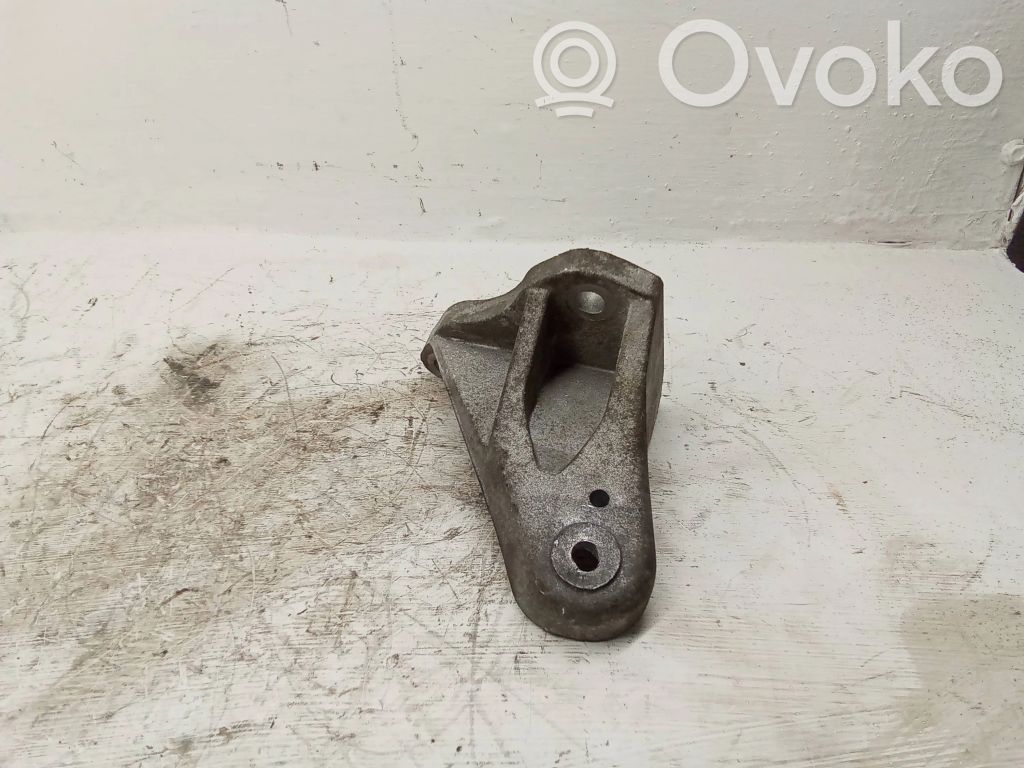 Jaguar XF X250 Engine mounting bracket 