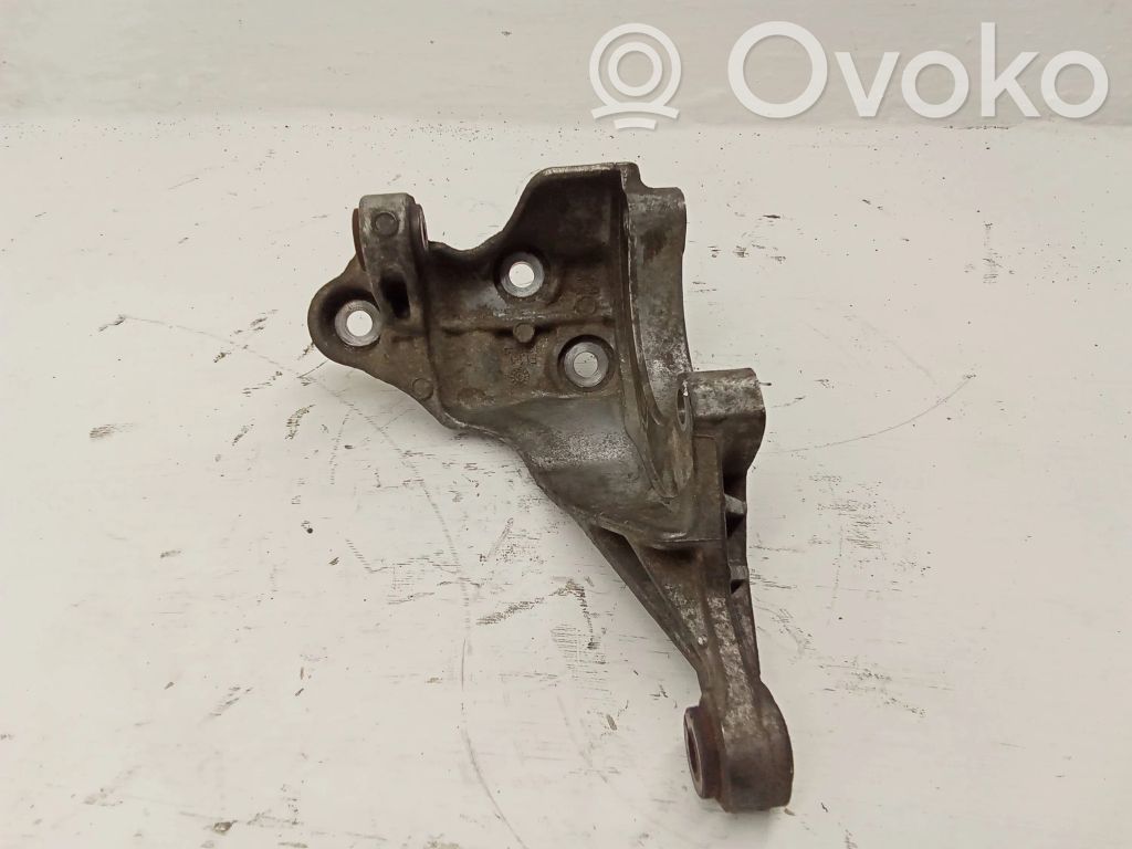 Audi A8 S8 D4 4H Engine mounting bracket 