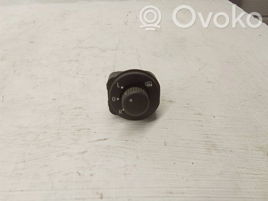 Volkswagen Beetle A5 Wing mirror switch 