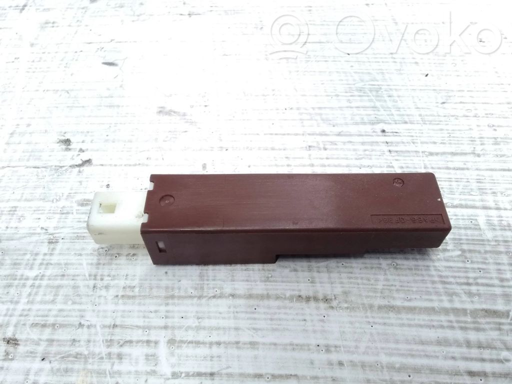 Amplificateur d'antenne   B37121,003923